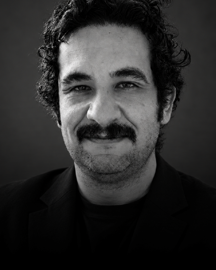 Retrato de Luis Zambrano, Senior Creative